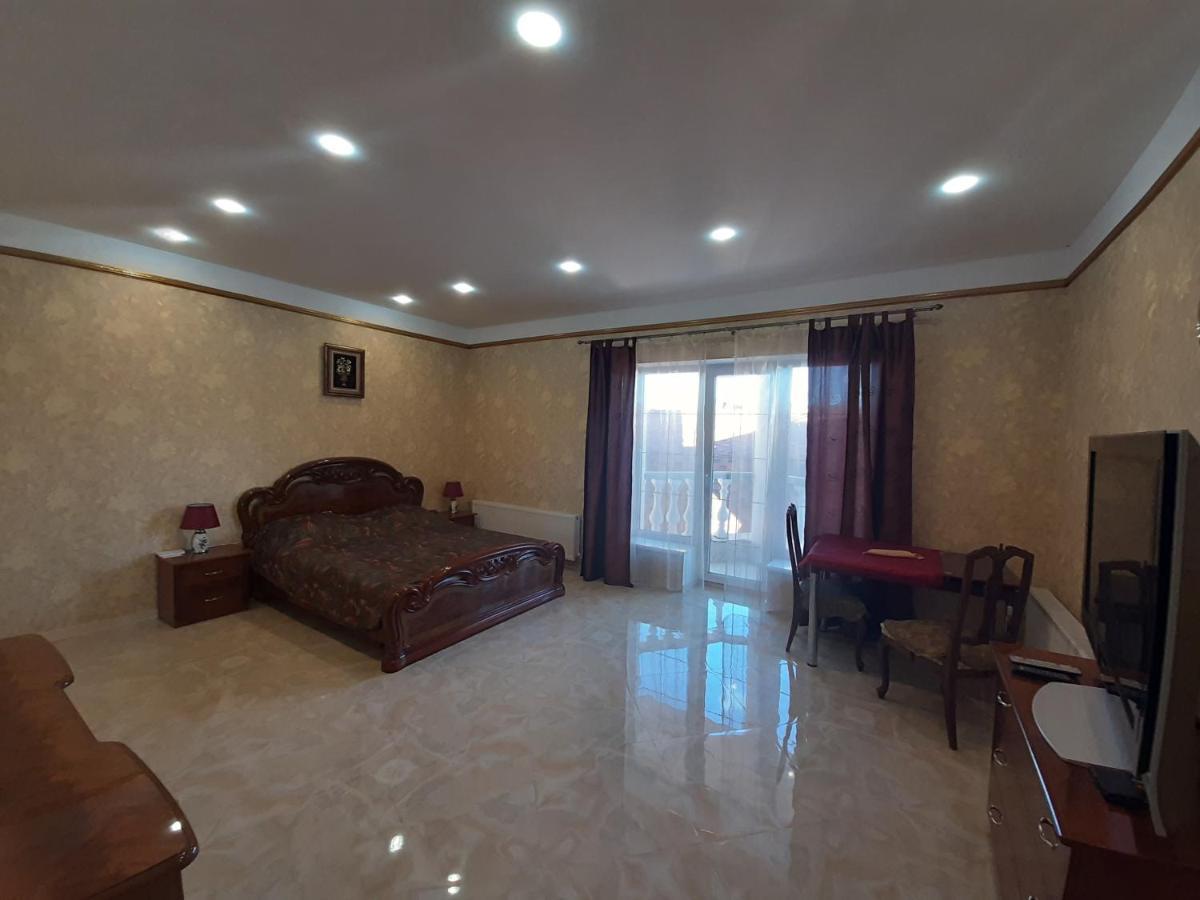 Аппартаменты С Балконом Apartment Odesa Exterior foto