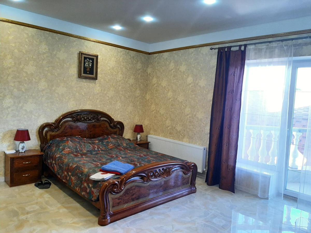 Аппартаменты С Балконом Apartment Odesa Exterior foto