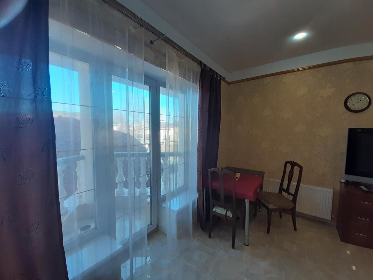 Аппартаменты С Балконом Apartment Odesa Exterior foto